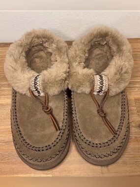 UGG Women's Tasman Alpine slippers suede hickory Size 8